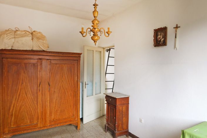 Image No.35-3 Bed Property for sale