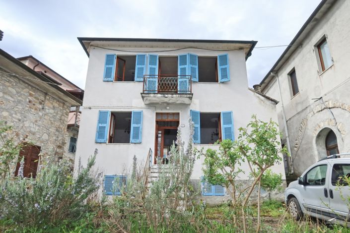 Image No.4-3 Bed Property for sale