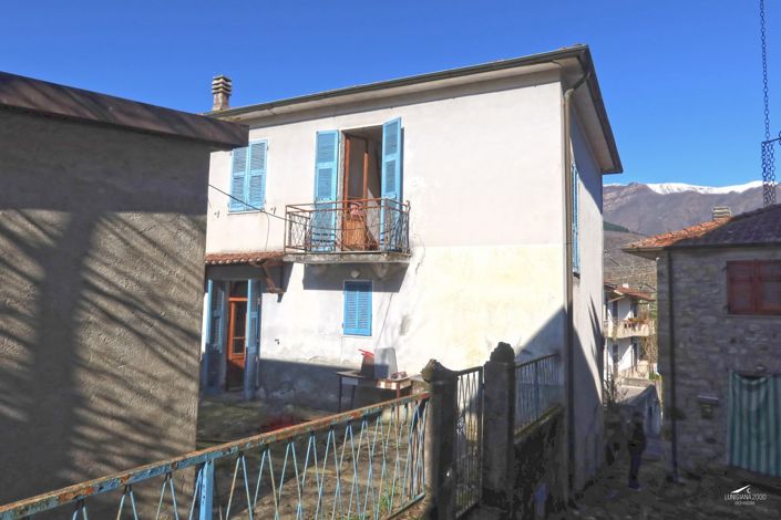 Image No.41-3 Bed Property for sale