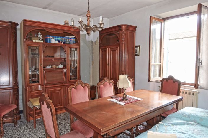 Image No.8-3 Bed Property for sale