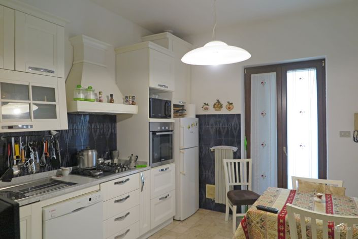 Image No.13-3 Bed Property for sale