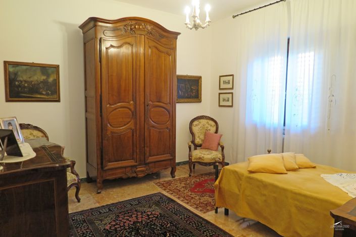 Image No.15-3 Bed Property for sale