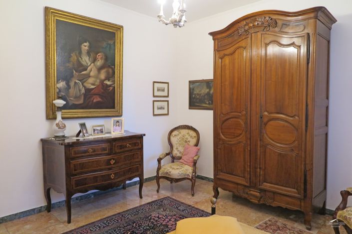 Image No.17-3 Bed Property for sale