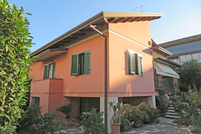 Image No.2-3 Bed Property for sale