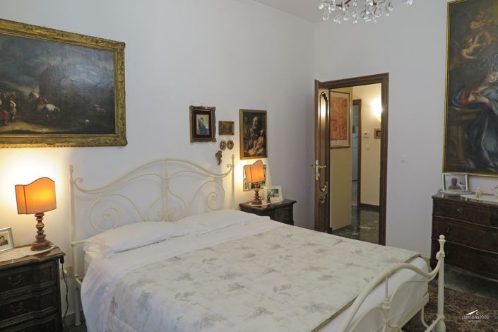 Image No.20-3 Bed Property for sale