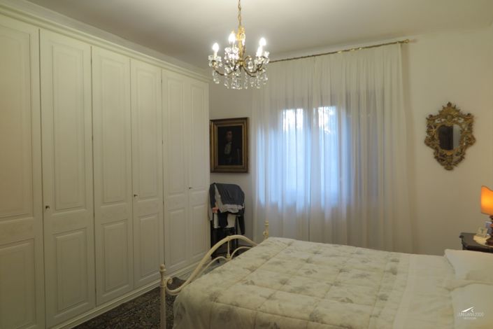 Image No.22-3 Bed Property for sale