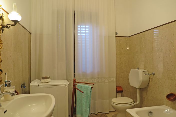 Image No.25-3 Bed Property for sale