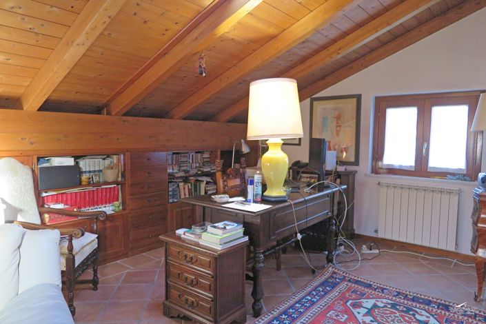 Image No.32-3 Bed Property for sale