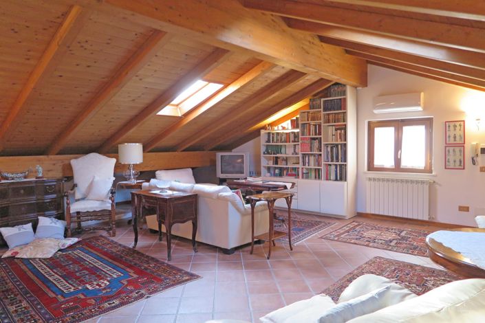 Image No.33-3 Bed Property for sale