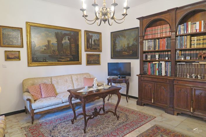 Image No.7-3 Bed Property for sale