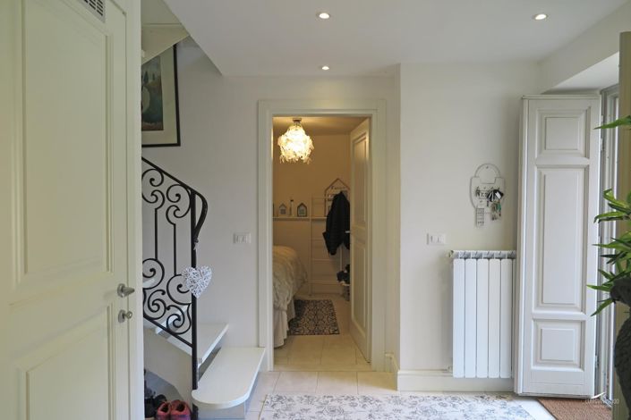 Image No.10-2 Bed Property for sale