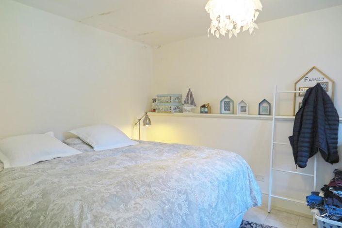 Image No.11-2 Bed Property for sale