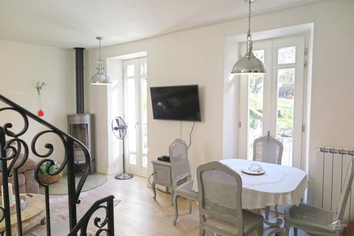 Image No.20-2 Bed Property for sale