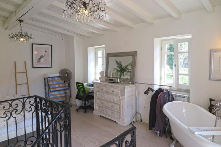 Image No.26-2 Bed Property for sale