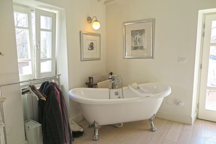 Image No.30-2 Bed Property for sale