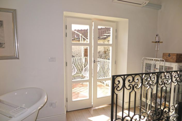 Image No.32-2 Bed Property for sale