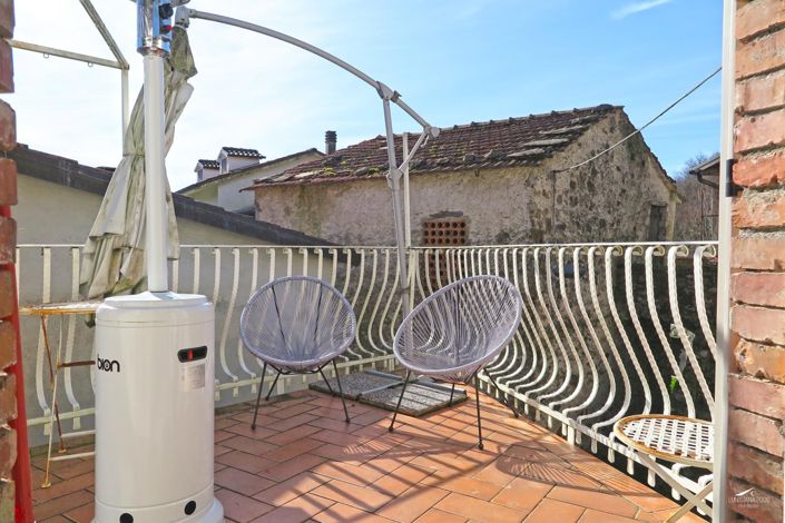 Image No.33-2 Bed Property for sale