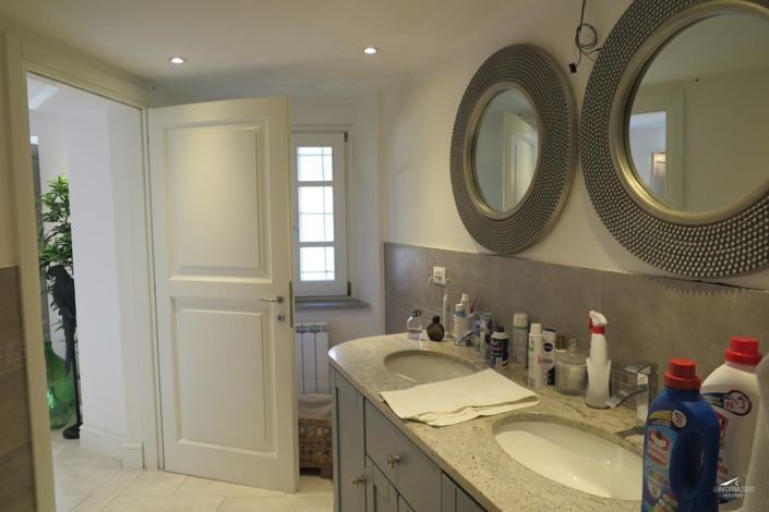 Image No.9-2 Bed Property for sale