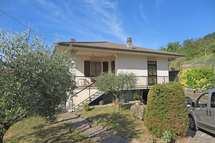 Image No.2-5 Bed Property for sale