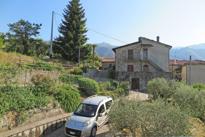 Image No.4-5 Bed Property for sale