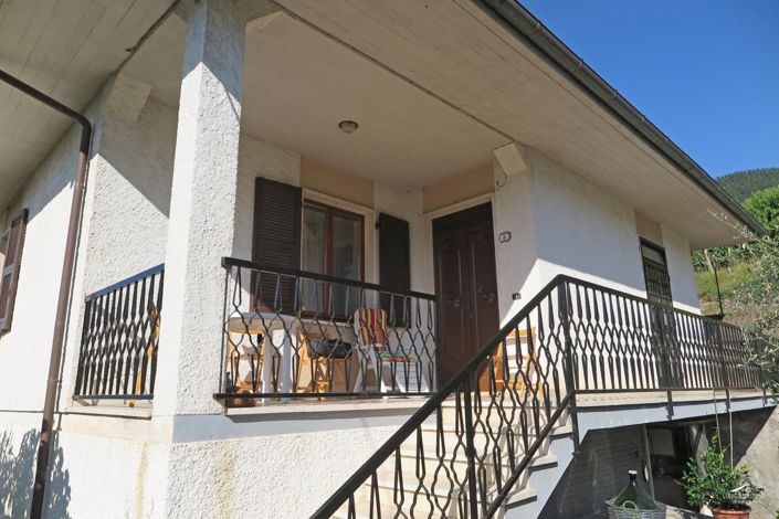 Image No.5-5 Bed Property for sale