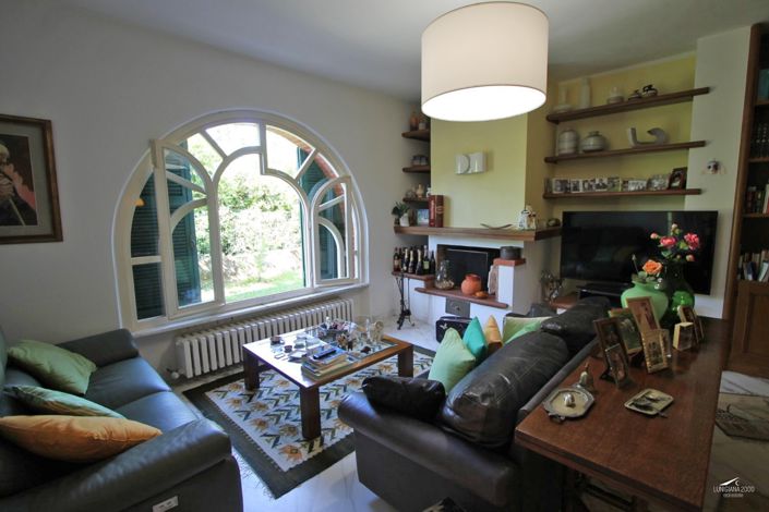 Image No.11-4 Bed Property for sale