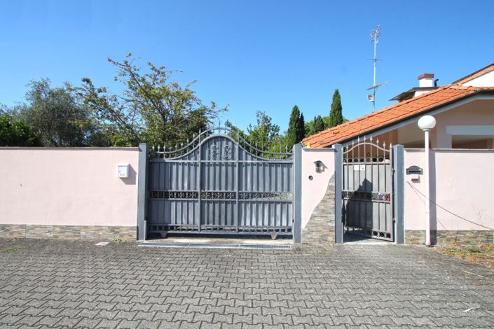 Image No.3-Propriété de 4 chambres à vendre à Carrara