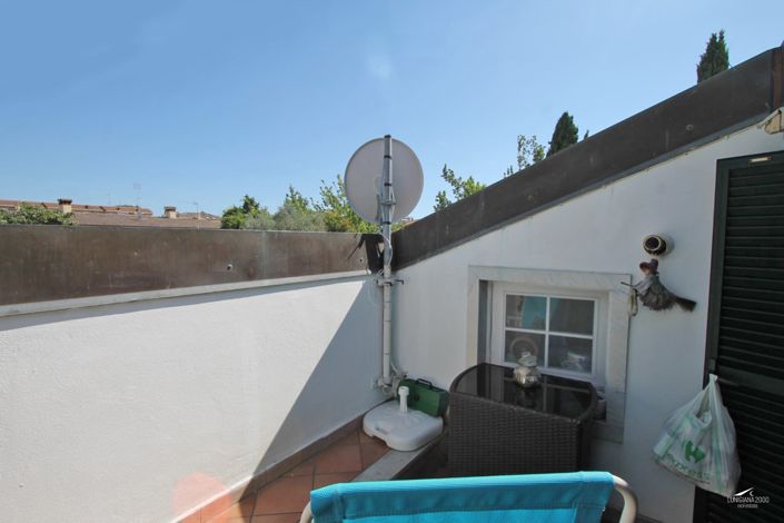 Image No.30-4 Bed Property for sale