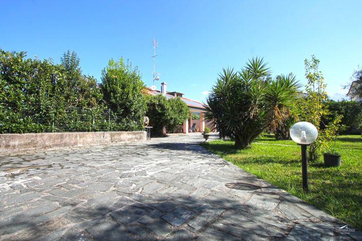 Image No.4-Propriété de 4 chambres à vendre à Carrara