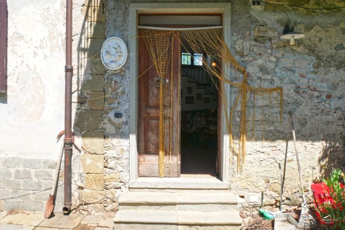 Image No.12-2 Bed Property for sale