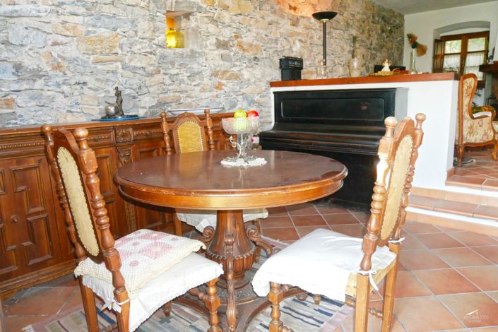 Image No.13-3 Bed Property for sale