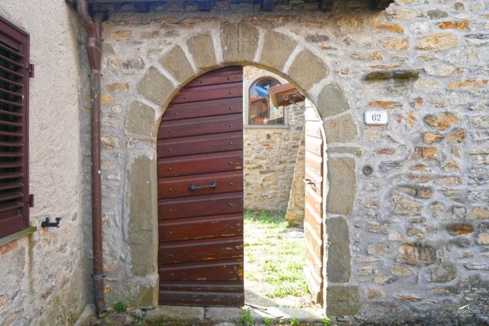 Image No.32-3 Bed Property for sale