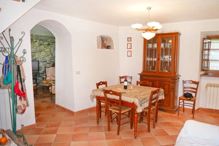 Image No.5-Propriété de 3 chambres à vendre à Fivizzano