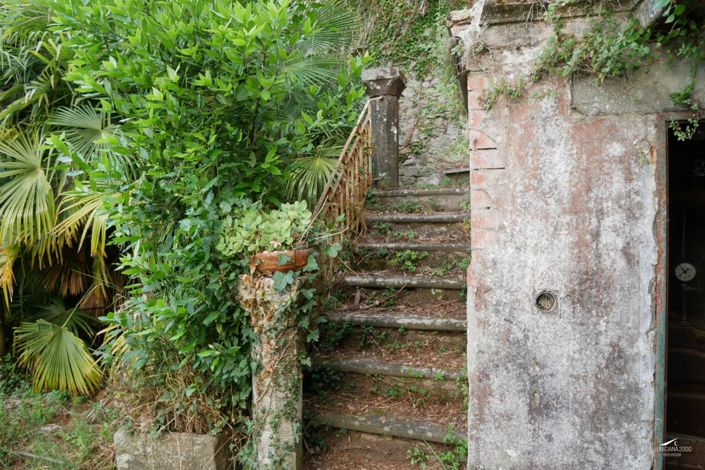 Image No.10-5 Bed Property for sale