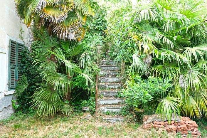 Image No.11-5 Bed Property for sale