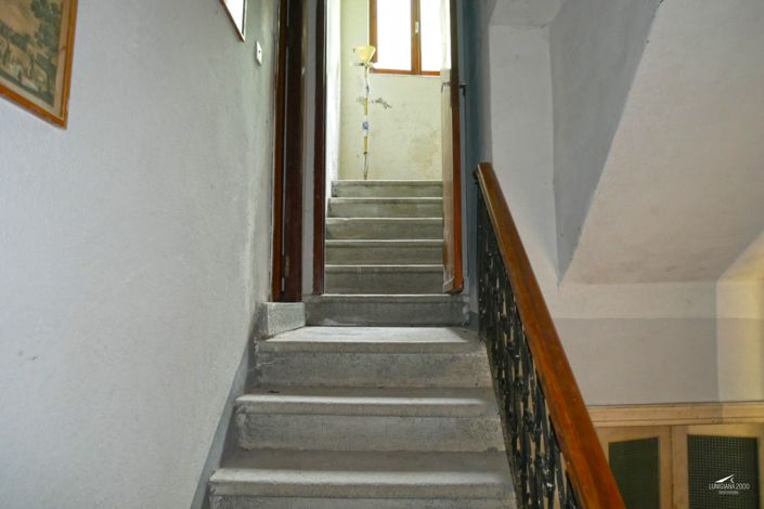 Image No.18-5 Bed Property for sale