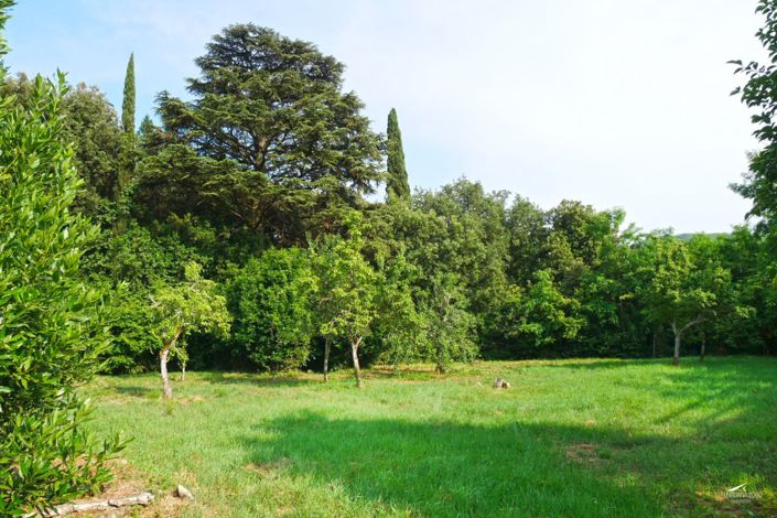 Image No.8-5 Bed Property for sale