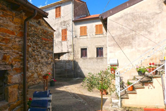 Image No.4-Maison de village de 2 chambres à vendre à Fivizzano