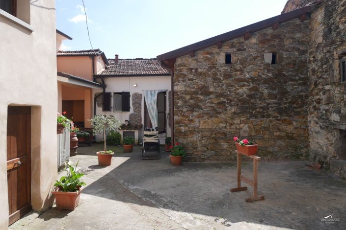 Image No.5-Maison de village de 2 chambres à vendre à Fivizzano