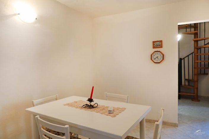 Image No.10-2 Bed Property for sale