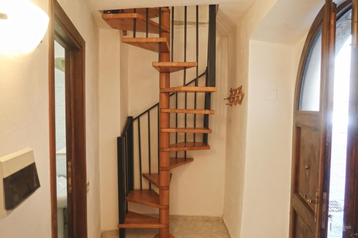 Image No.12-2 Bed Property for sale