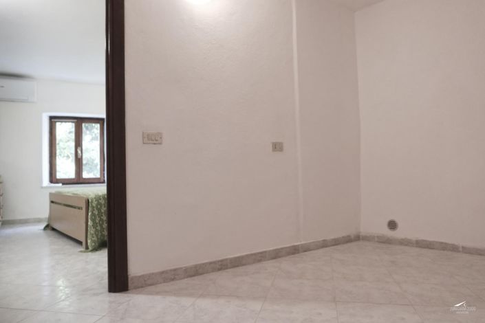 Image No.16-2 Bed Property for sale