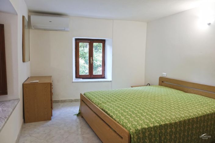 Image No.17-2 Bed Property for sale