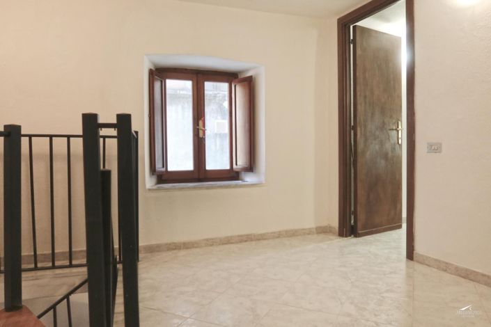 Image No.18-2 Bed Property for sale