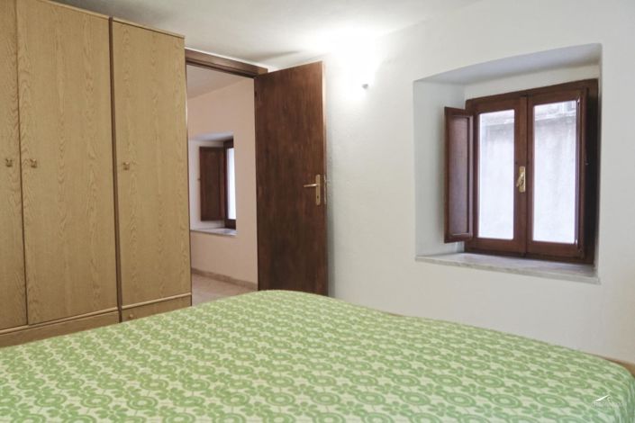 Image No.20-2 Bed Property for sale