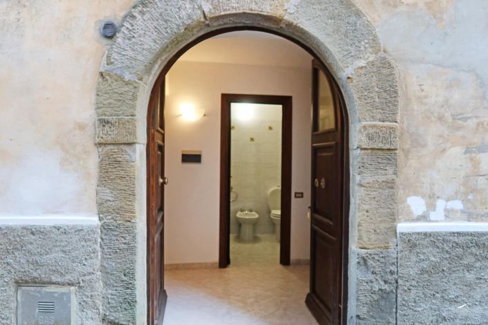 Image No.6-2 Bed Property for sale