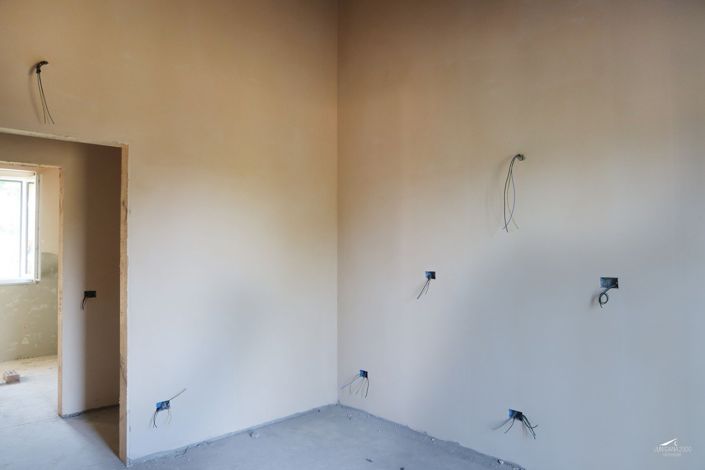 Image No.12-2 Bed Property for sale