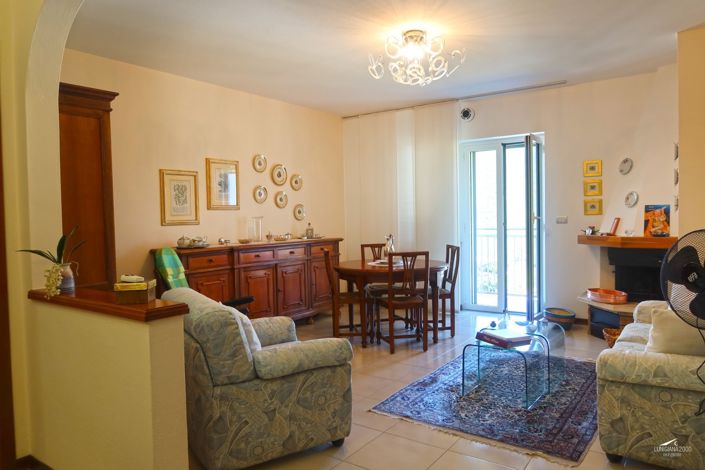 Image No.2-Appartement de 3 chambres à vendre à Fivizzano