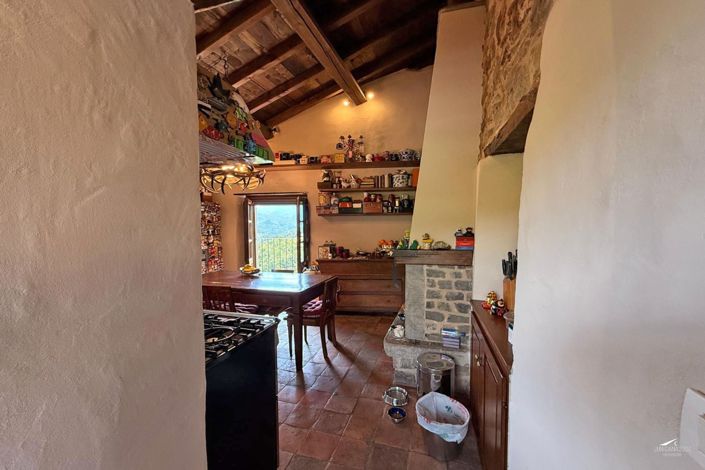 Image No.16-6 Bed Farmhouse for sale