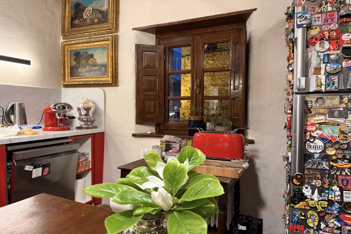 Image No.24-6 Bed Farmhouse for sale